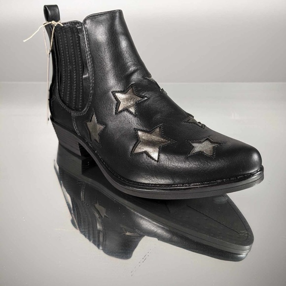 NWT /NIB SEVEN7
ROCKSTAR FAUX LEATHER BLOCK HEEL ANKLE BOOTS -10 - Picture 2 of 8